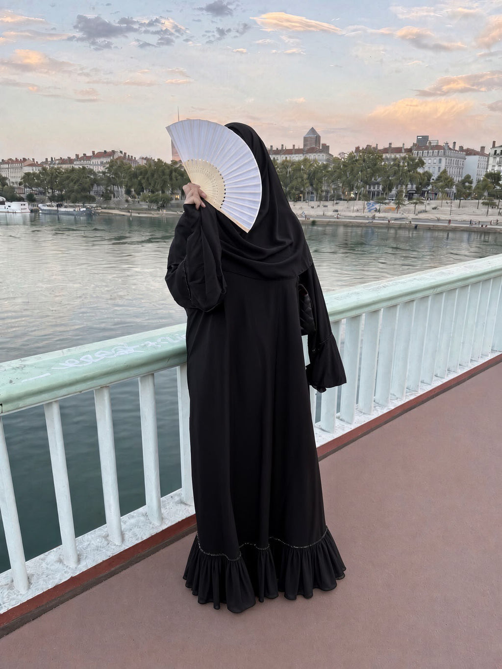 Abaya Taj