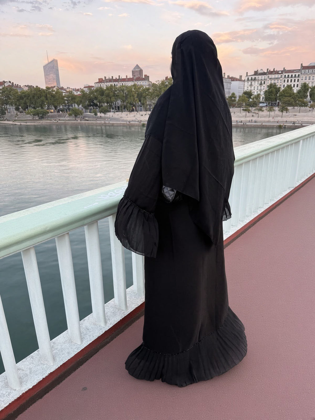 Abaya Taj
