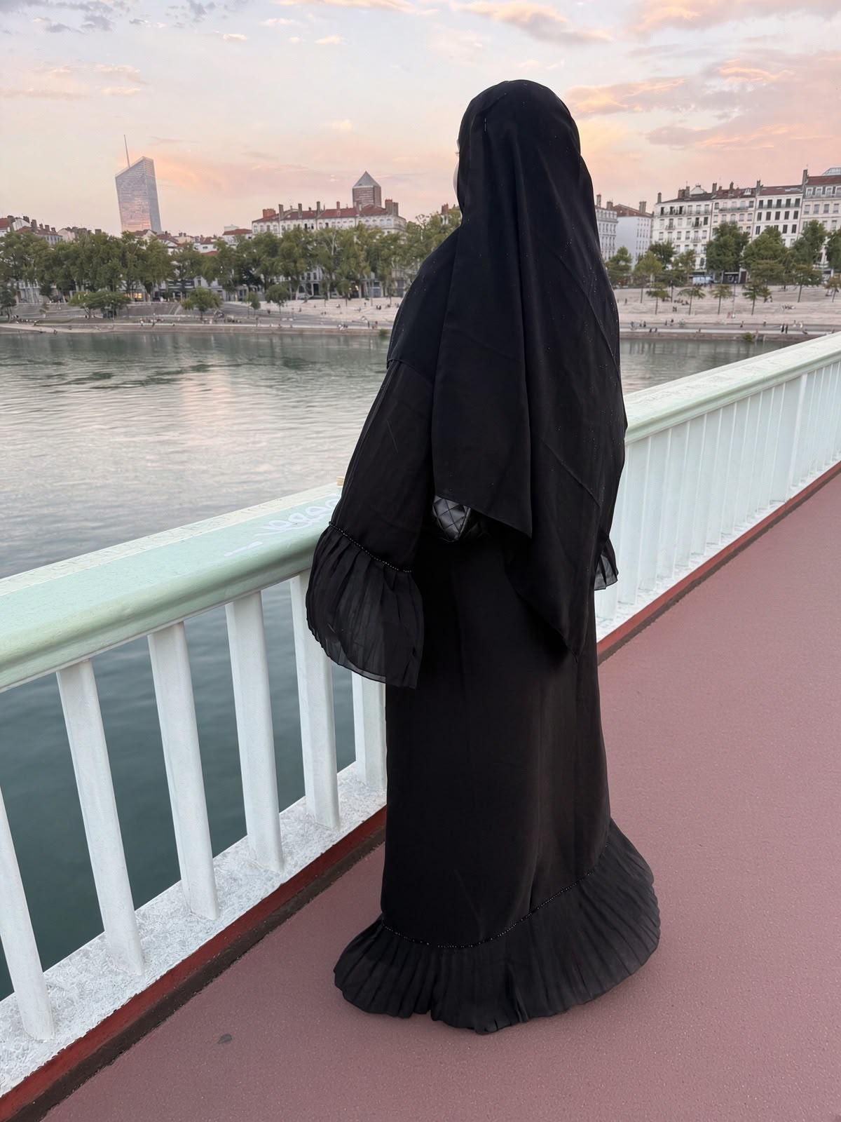 Abaya Taj